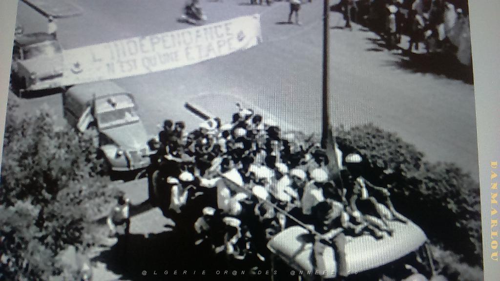 PREMIER CAMION BONDE DE MUSULMANS ORAN.JPG